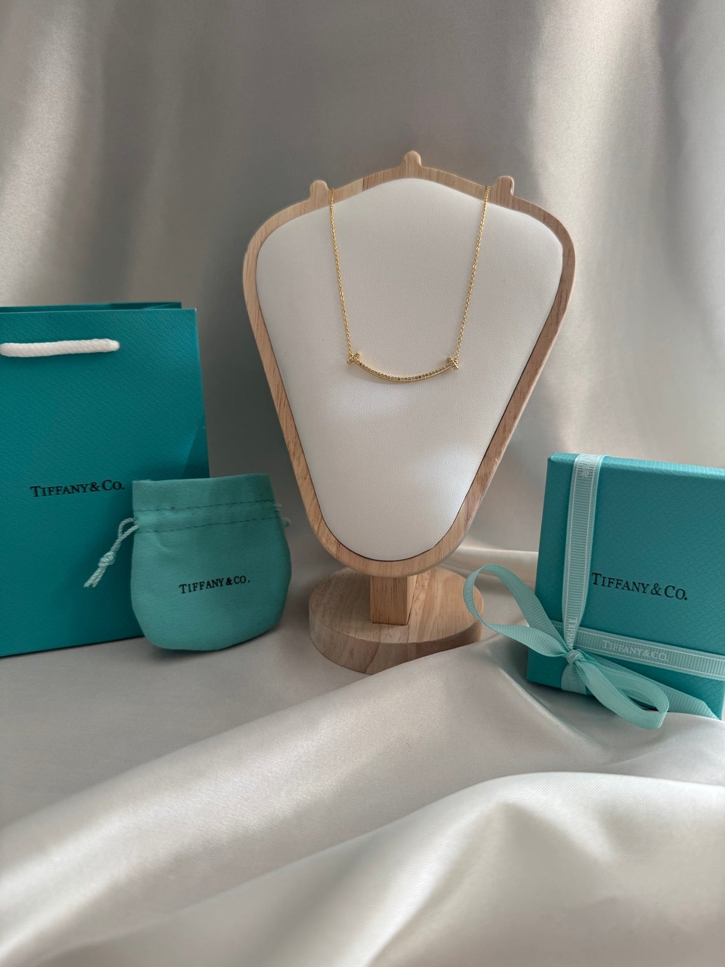 Tiffany & Co. Smile Stijl Ketting - 18K Goud Plated met Zirkonia